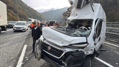  Anadolu Otoyolu'nun Bolu Dağı Tüneli Viyadükleri'nde yolcu otobüsü, tır ve