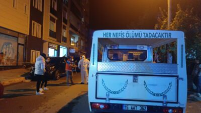 Burdur'un Gölhisar ilçesinde 1 kişi evinde ölü bulundu.