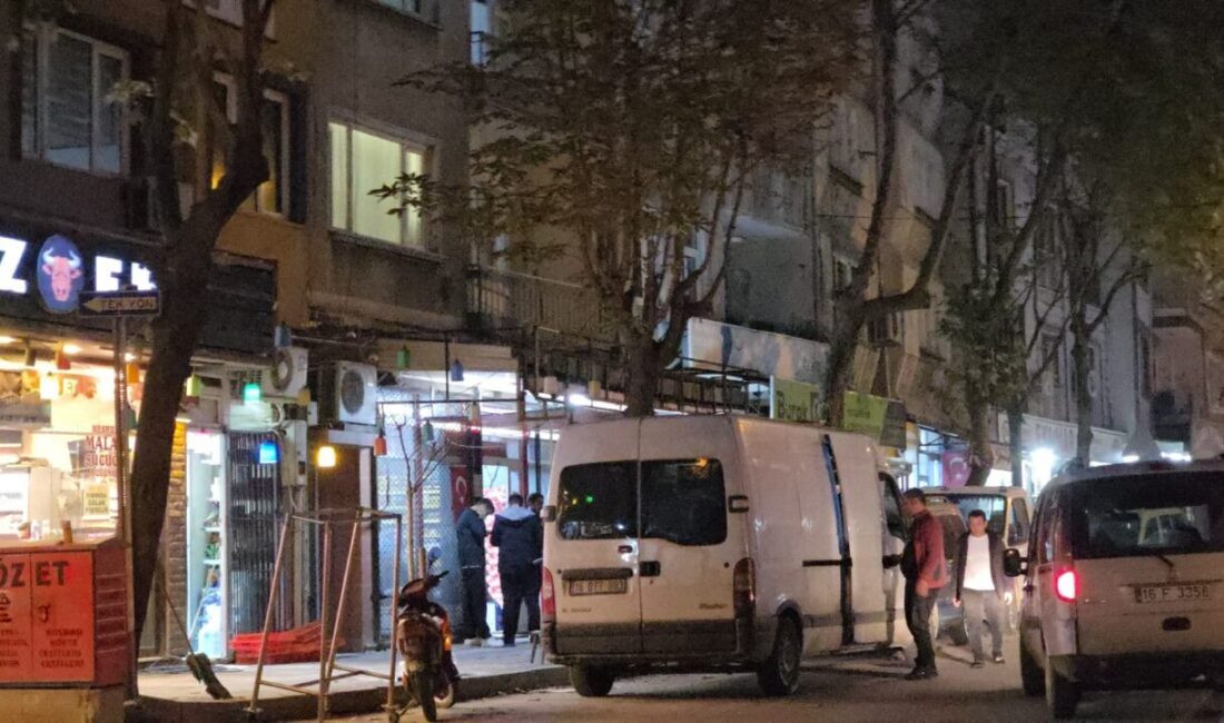 Bursa'nın İnegöl ilçesinde bir apartmanın birinci katından düşen kişi hayatını