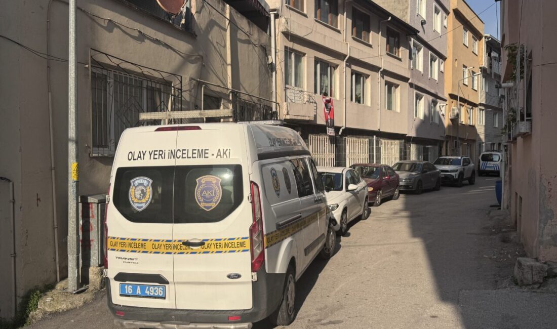 Bursa'nın Yıldırım ilçesinde erkek arkadaşı tarafından bıçaklanan kadın hastanede öldü.