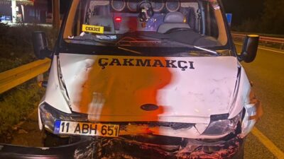 Bursa'nın İnegöl ilçesinde çekicinin hafif ticari araca çarptığı kazada anne