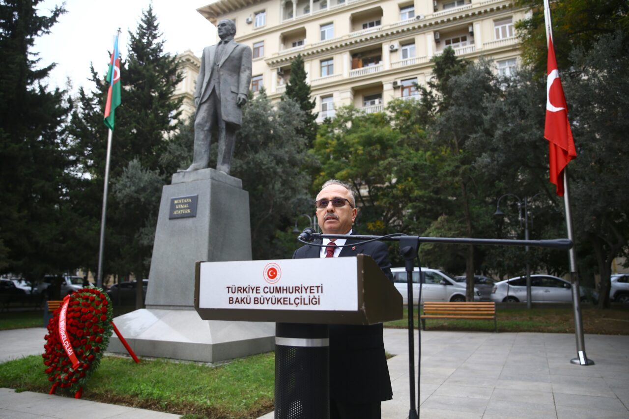 Türkiye Cumhuriyeti'nin kurucususu Gazi Mustafa Kemal Atatürk, ebediyete intikalinin 87.