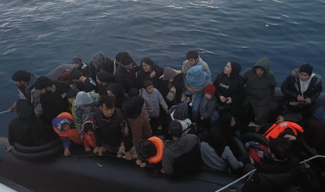  Çanakkale'nin Ayvacık ilçesinde aralarında kadın ve çocukların da bulunduğu 42