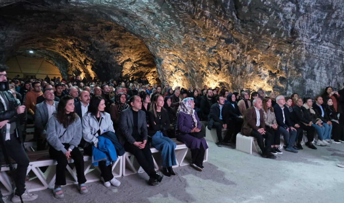 Çankırı Yer Altı Tuz Şehri'nde, Canan Karatay tarafından "Kaya Tuzundan