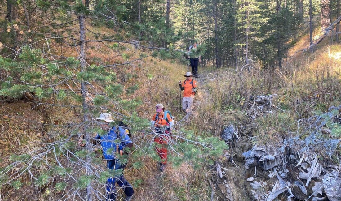  Çankırı'da dağcılar, Cumhuriyet'in 102. yılını Ilgaz Dağı'nın zirvesinde kutladı.