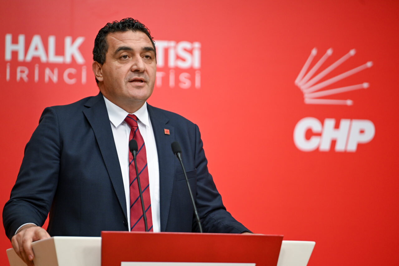  CHP Genel Başkan Yardımcısı Ulaş Karasu, Gebze'de çöken binaya ilişkin,