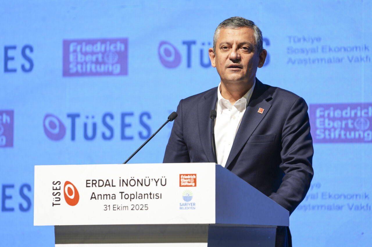 CHP Genel Başkanı Özgür Özel, "Kürtler 'Sorunum var.' diyorsa Türkiye'de