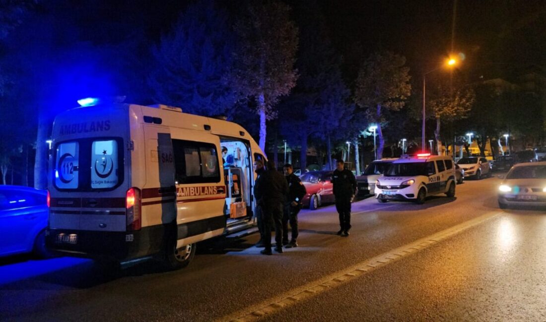  Çorum'da parkta tartıştığı zanlı tarafından bacağından yaralanan kişi hastaneye kaldırıldı.