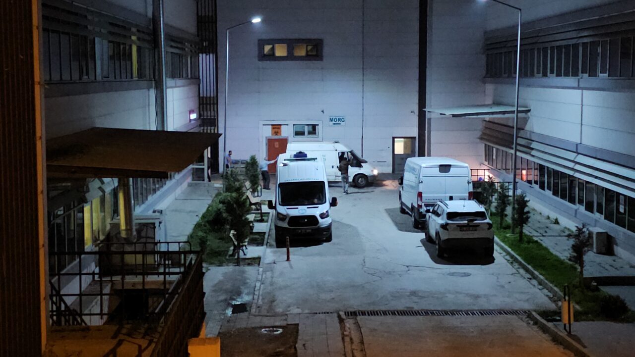 Çorum'un Ortaköy ilçesinde bir kişi, "hayvan otlatma" meselesi nedeniyle tartıştığı