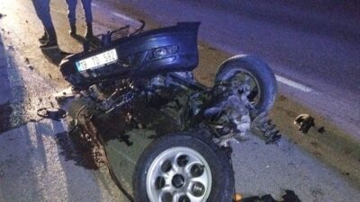 Çorum'un Sungurlu ilçesinde devrilen otomobilin sürücüsü yaralandı.