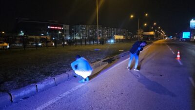 Çorum'da yolun karşısına geçmeye çalışırken tırın çarpması sonucu ağır yaralanan