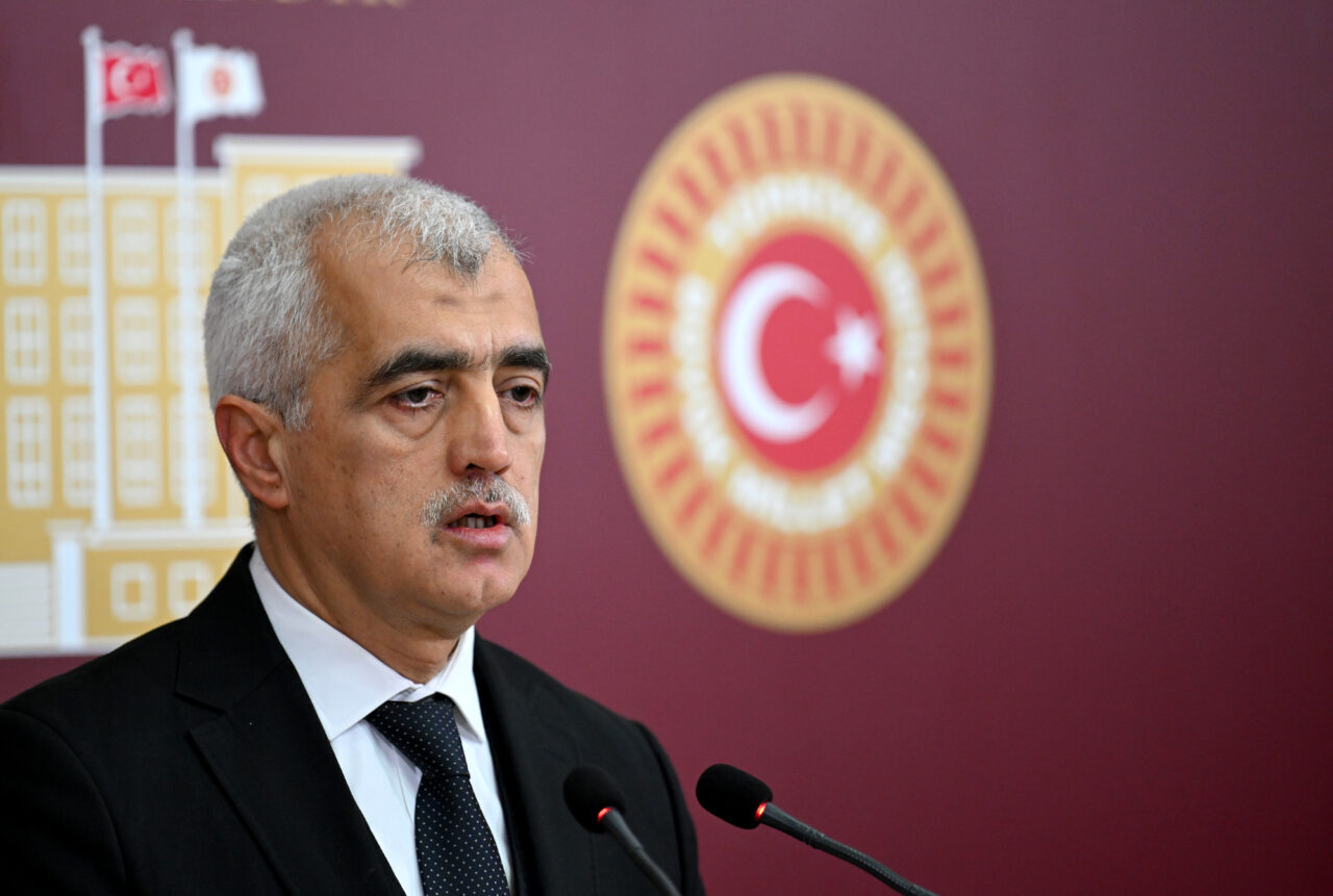 DEM Parti Kocaeli Milletvekili Ömer Faruk Gergerlioğlu, Van Milletvekili Gülcan