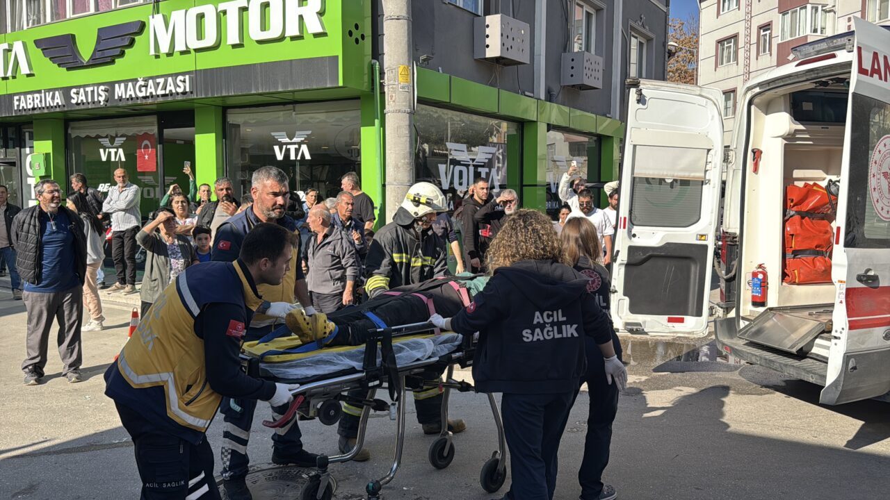 Tanzanya'dan gelen Masai kabilesi üyeleri yaşadıkları bölgelerdeki su sorununa dikkati