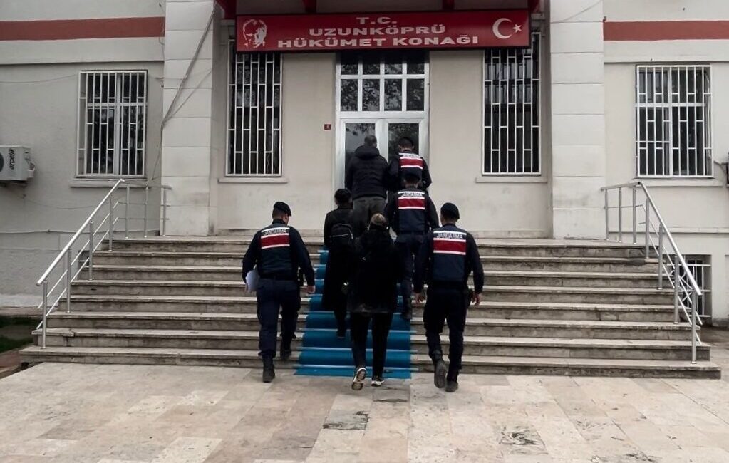 Edirne'nin Uzunköprü ilçesinde, yurt dışına kaçmaya çalışırken yakalanan 3 Fetullahçı