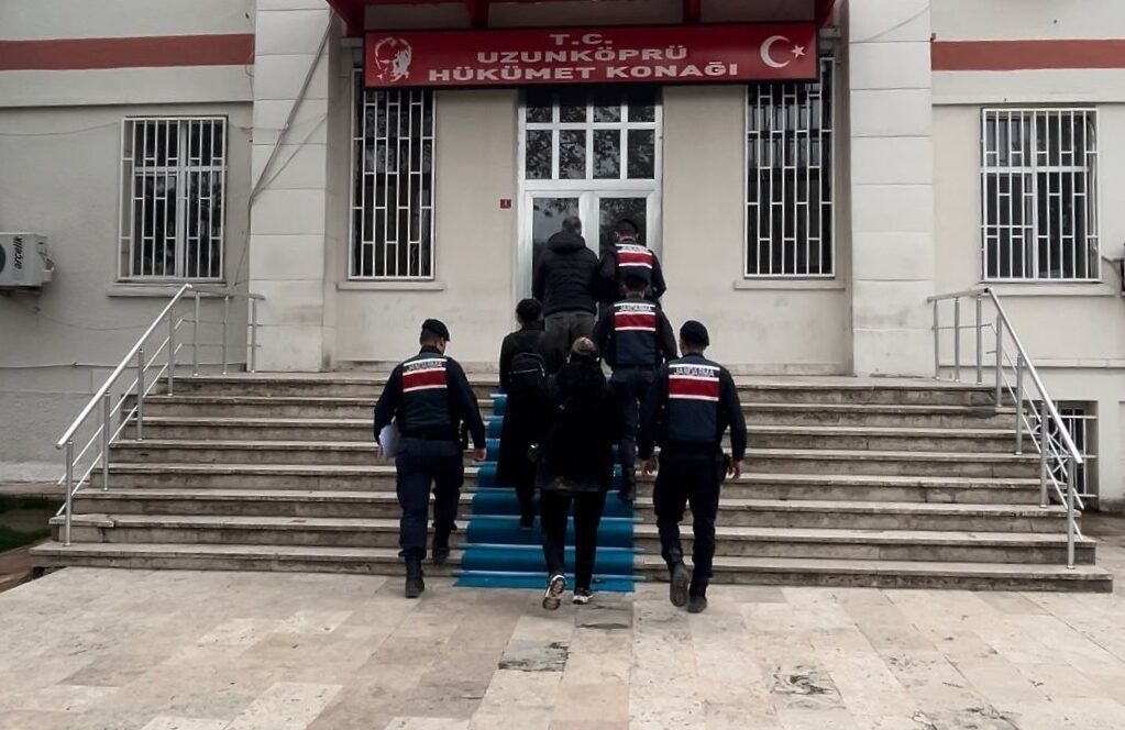 Edirne'nin Uzunköprü ilçesinde, yurt dışına kaçmaya çalışırken yakalanan 3 Fetullahçı