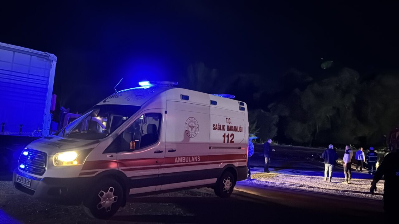 Edirne'de 5 aracın karıştığı zincirleme trafik kazasında 1 kişi yaşamını