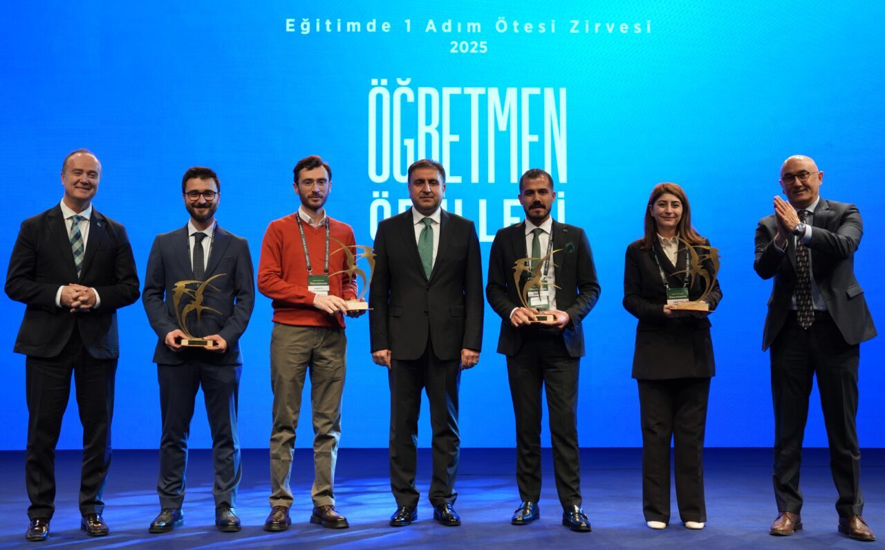 NUN Eğitim ve Kültür Vakfınca düzenlenen "Eğitimde 1 Adım Ötesi