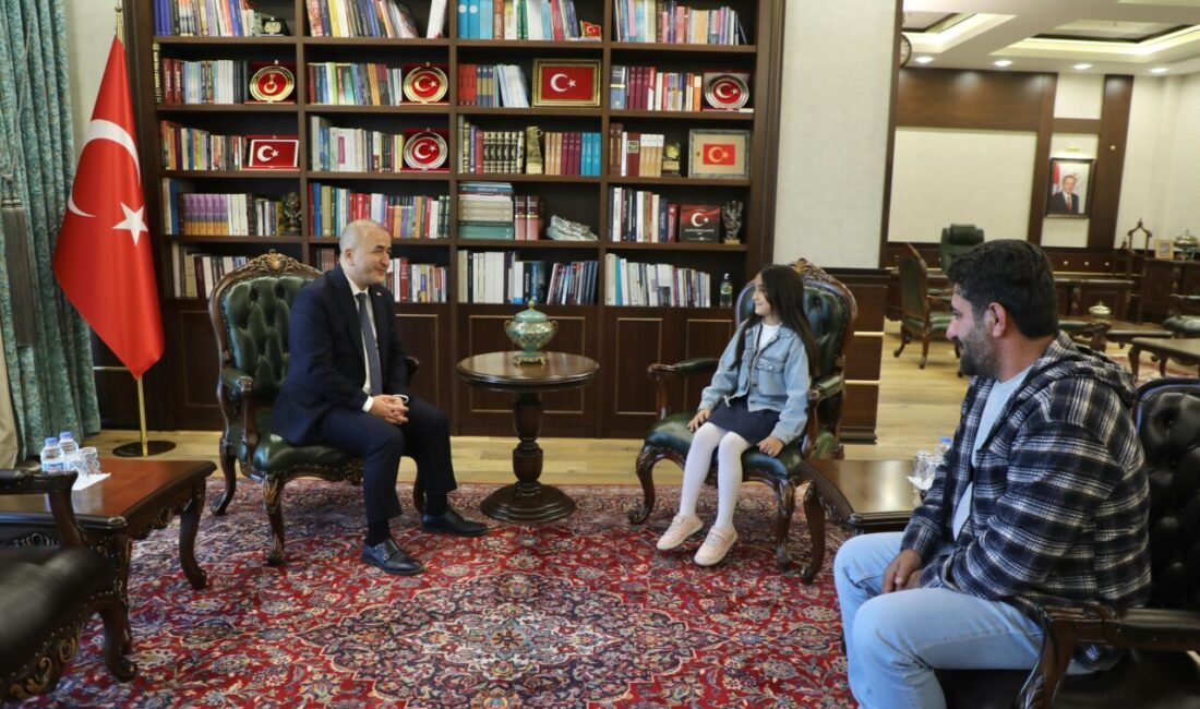 Elazığ Valisi Numan Hatipoğlu, vali olma hayali olan 10 yaşındaki