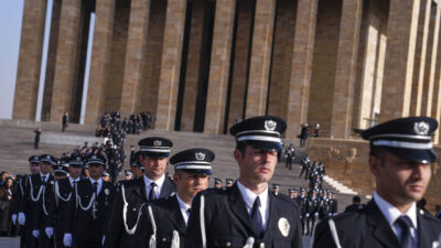 Emniyet Genel Müdürü Mahmut Demirtaş ve beraberindeki heyet, Büyük Önder