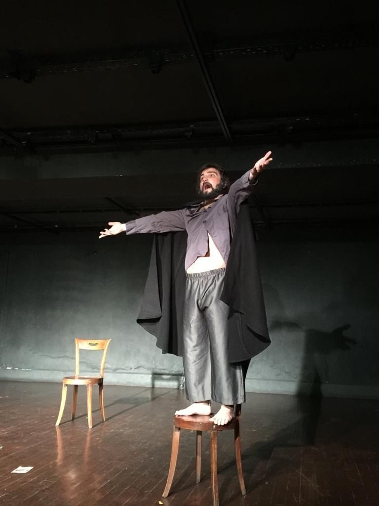  Oyuncu ve yönetmen Erdem Topuz'un yeniden sahneye uyarladığı Rus klasiği