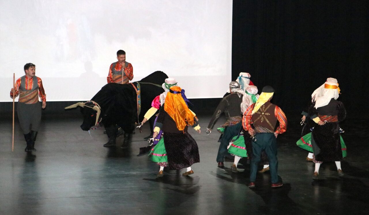 İzmir Kültür Yolu Festivali kapsamında kentin simgesel yapılarından İzmir Saat