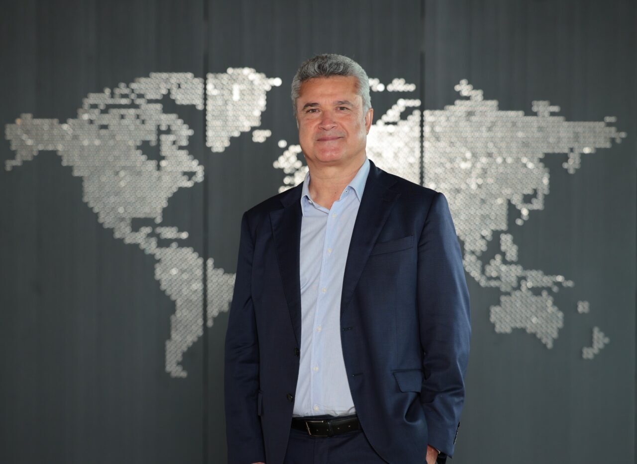 Ernst&Young (EY), 2025 mali yılında küresel gelirlerini geçen yıla oranla