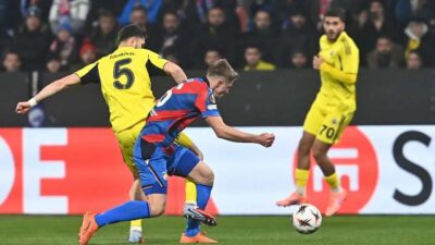 UEFA Avrupa Ligi'nin dördüncü haftasında sahasında Fenerbahçe ile golsüz berabere