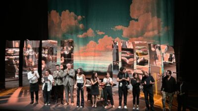 Hikmet Hükümenoğlu'nun kaleme aldığı ve Mert Öner'in yönettiği "Fora" oyunu,