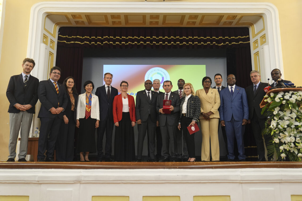 Galatasaray Kulübü Başkanı Dursun Özbek'e, Türkiye'deki Frankofon Elçileri Grubu tarafından