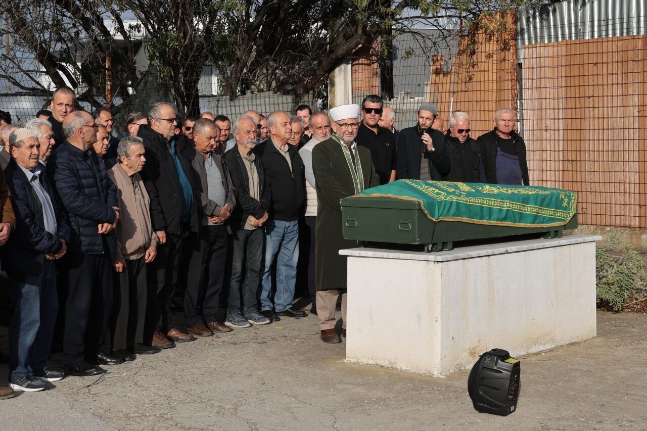 Batı Trakya'da uzun yıllar Anadolu Ajansı (AA) muhabiri olarak görev