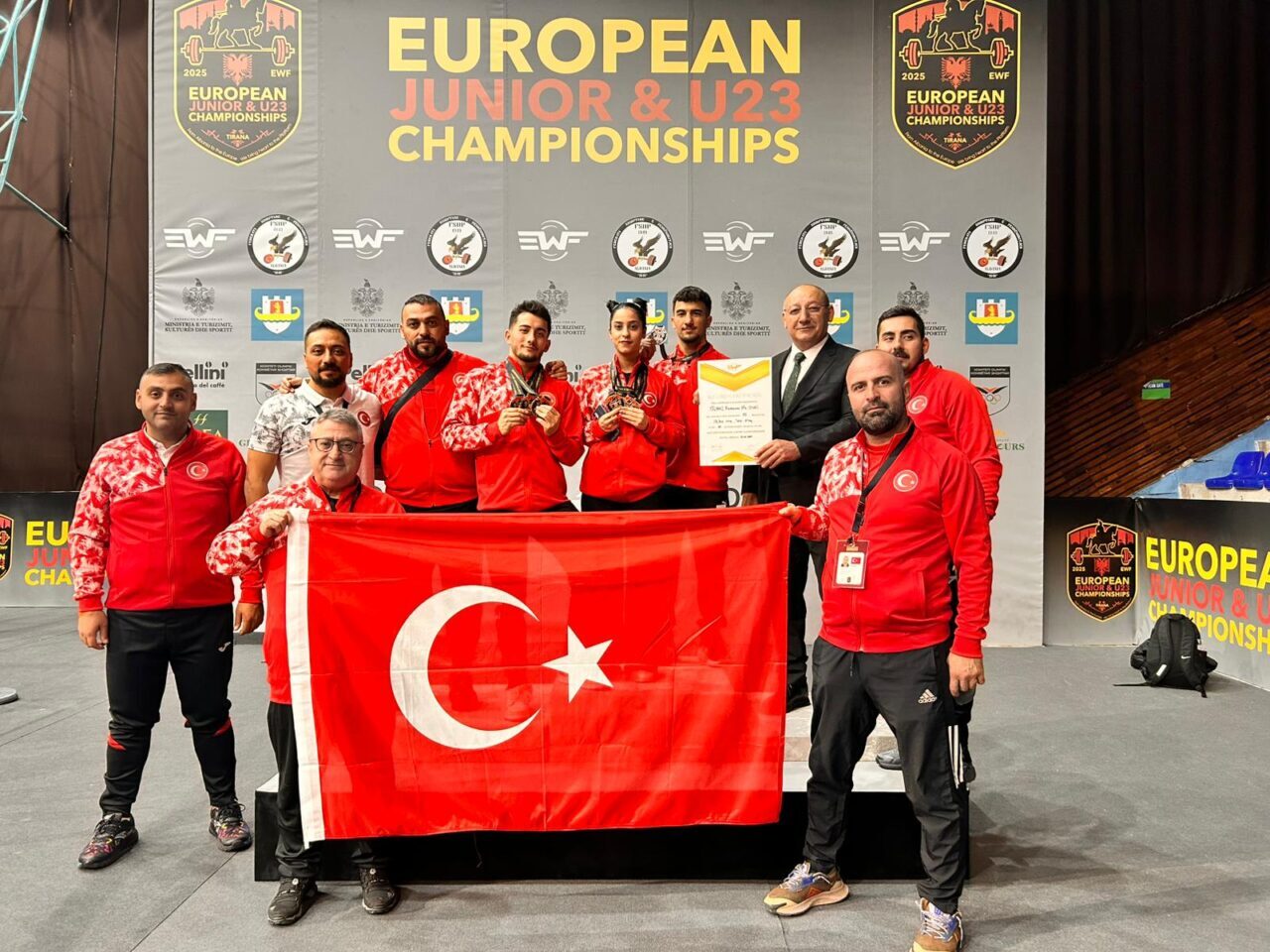 Arnavutluk'un Durres kentinde sona eren Avrupa Gençler ve 23 Yaş