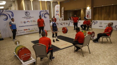 Görme Engelliler Dünya Halter Şampiyonası üçüncü gününde Mersin'de devam ediyor.