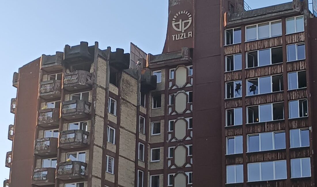 Bosna Hersek'in Tuzla şehrinde bir huzurevinde çıkan yangında 11 kişi