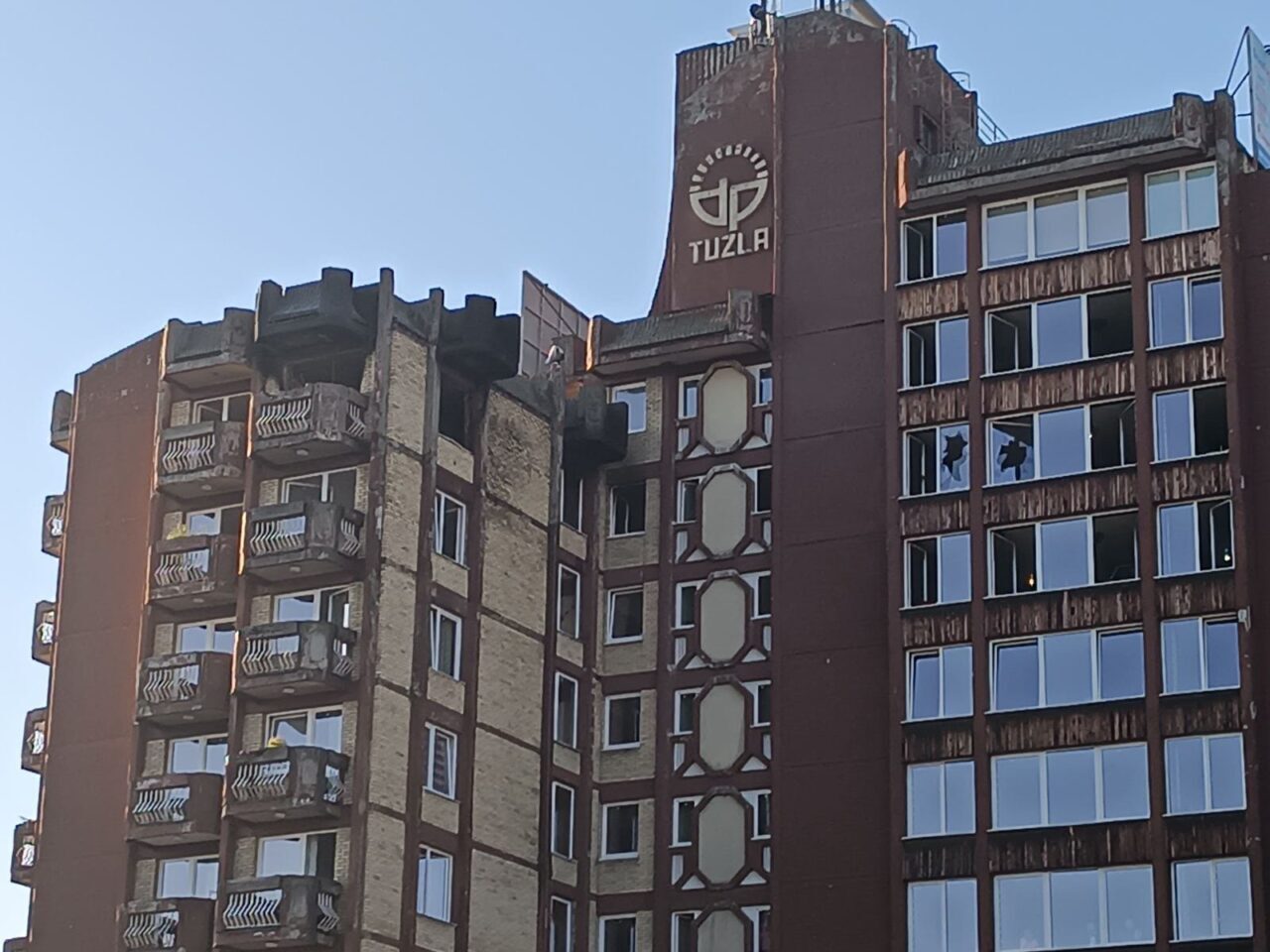 Bosna Hersek'in Tuzla şehrinde bir huzurevinde çıkan yangında 11 kişi