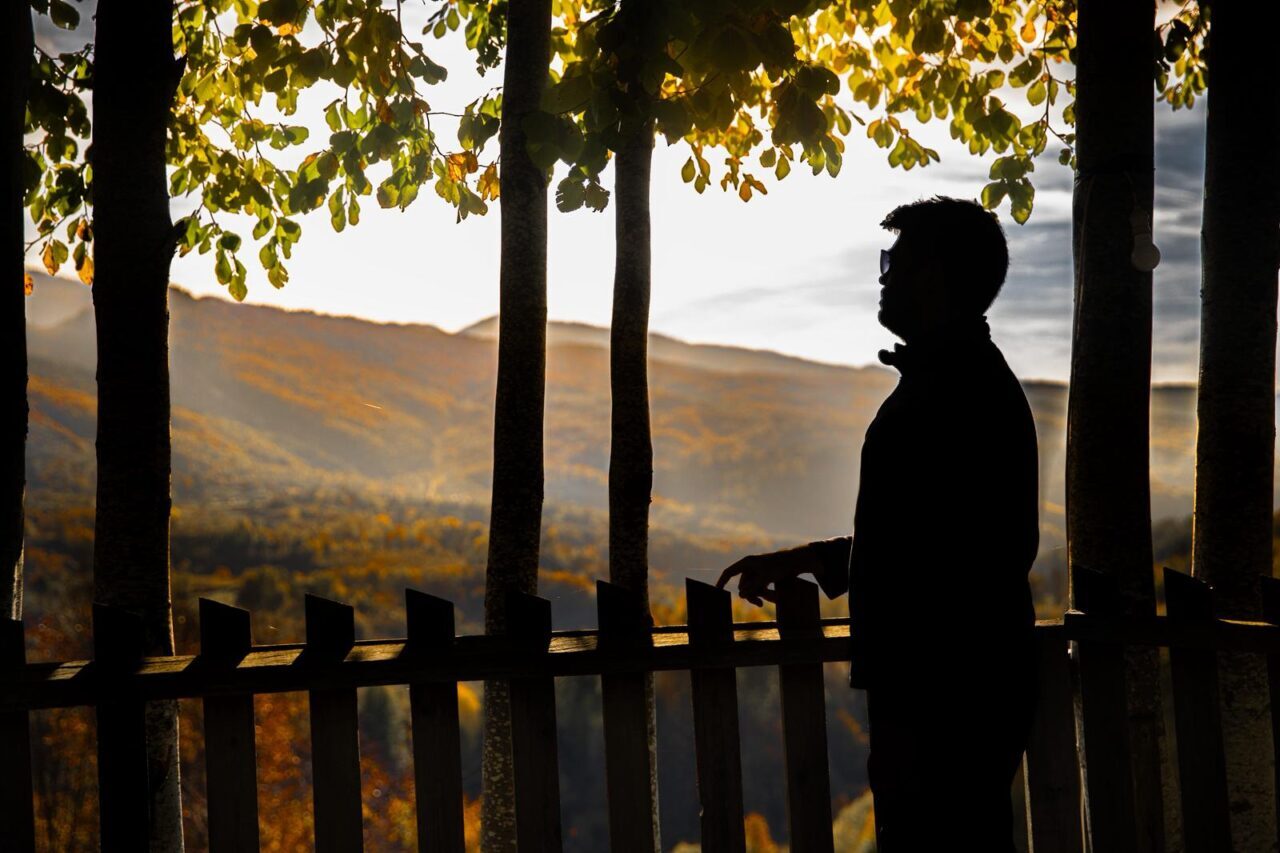  Düzce'nin Gölyaka ilçesinde yer alan Güzeldere Şelalesi Tabiat Parkı, ziyaretçilerini