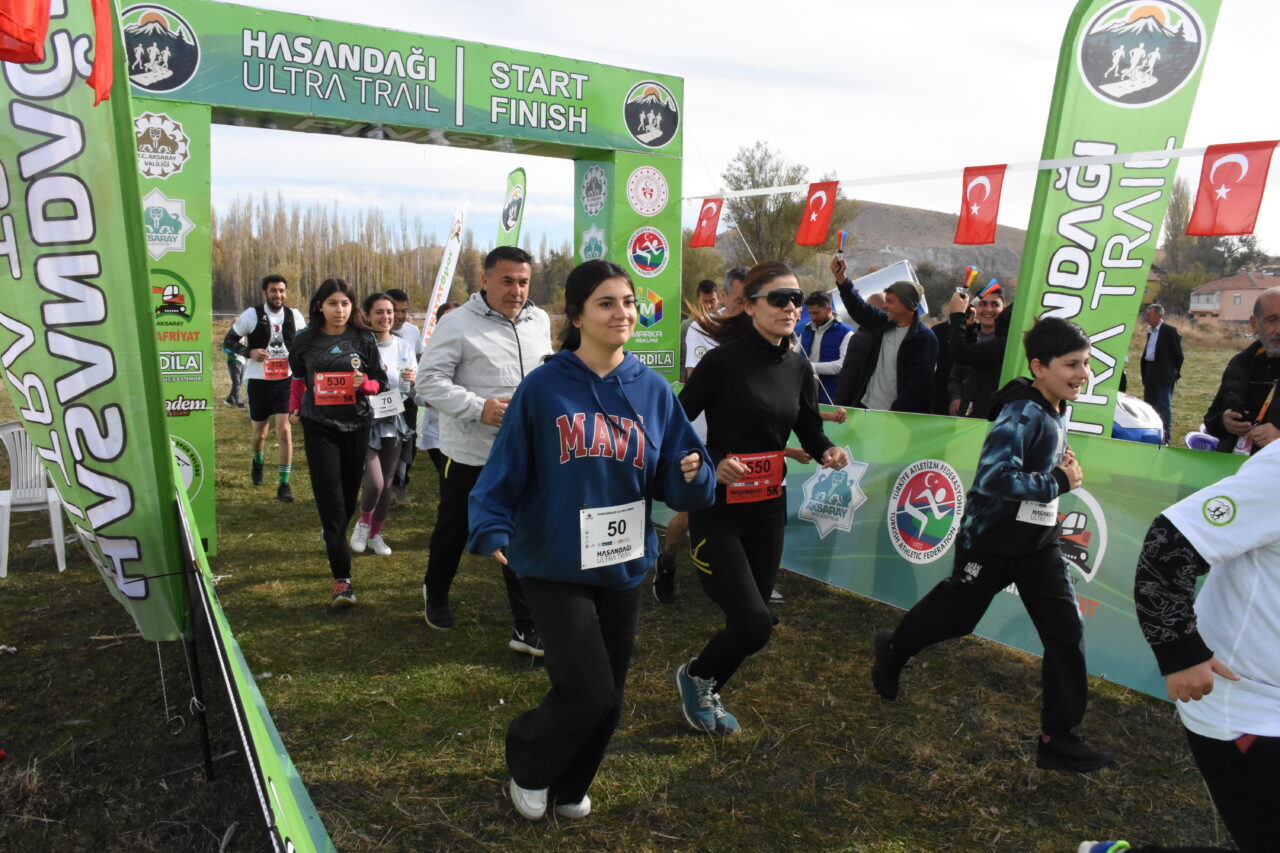  Artvin'in Borçka ilçesinde mandıra çalışanını kaçırdıkları, 7 büyükbaş hayvan ve