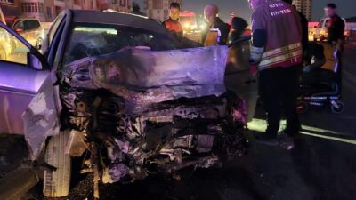 Hatay'ın merkez Antakya ilçesinde otomobil ile minibüsün çarpışması sonucu 11