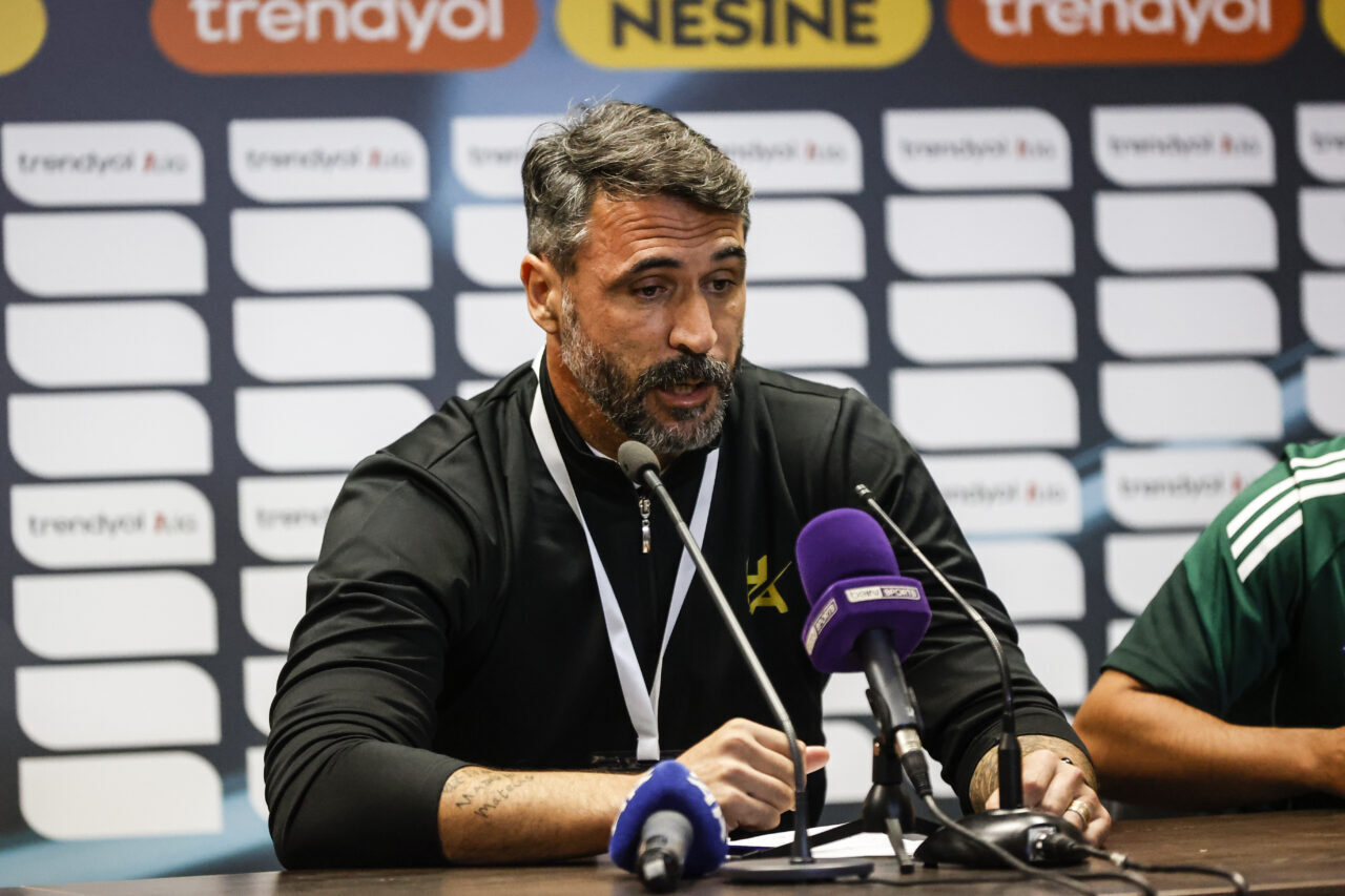  Trendyol 1. Lig'in 12. haftasında sahasında Erzurumspor FK'ya 3-0 yenilen​​​​​​​