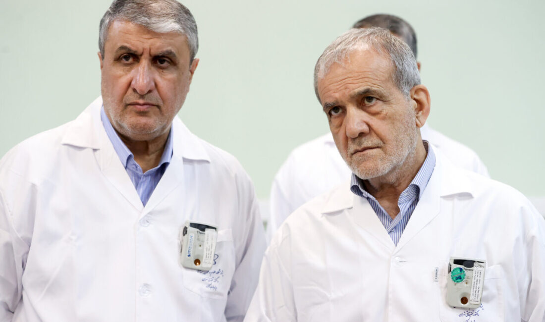  İran Cumhurbaşkanı Mesud Pezeşkiyan, ABD'nin hedef aldığı nükleer tesisleri yeniden