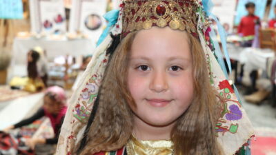 Isparta'da, ilkokul öğrencilerince hazırlanan "Köklerden Geleceğe Kültürel Değerlerimiz" sergisi açıldı.