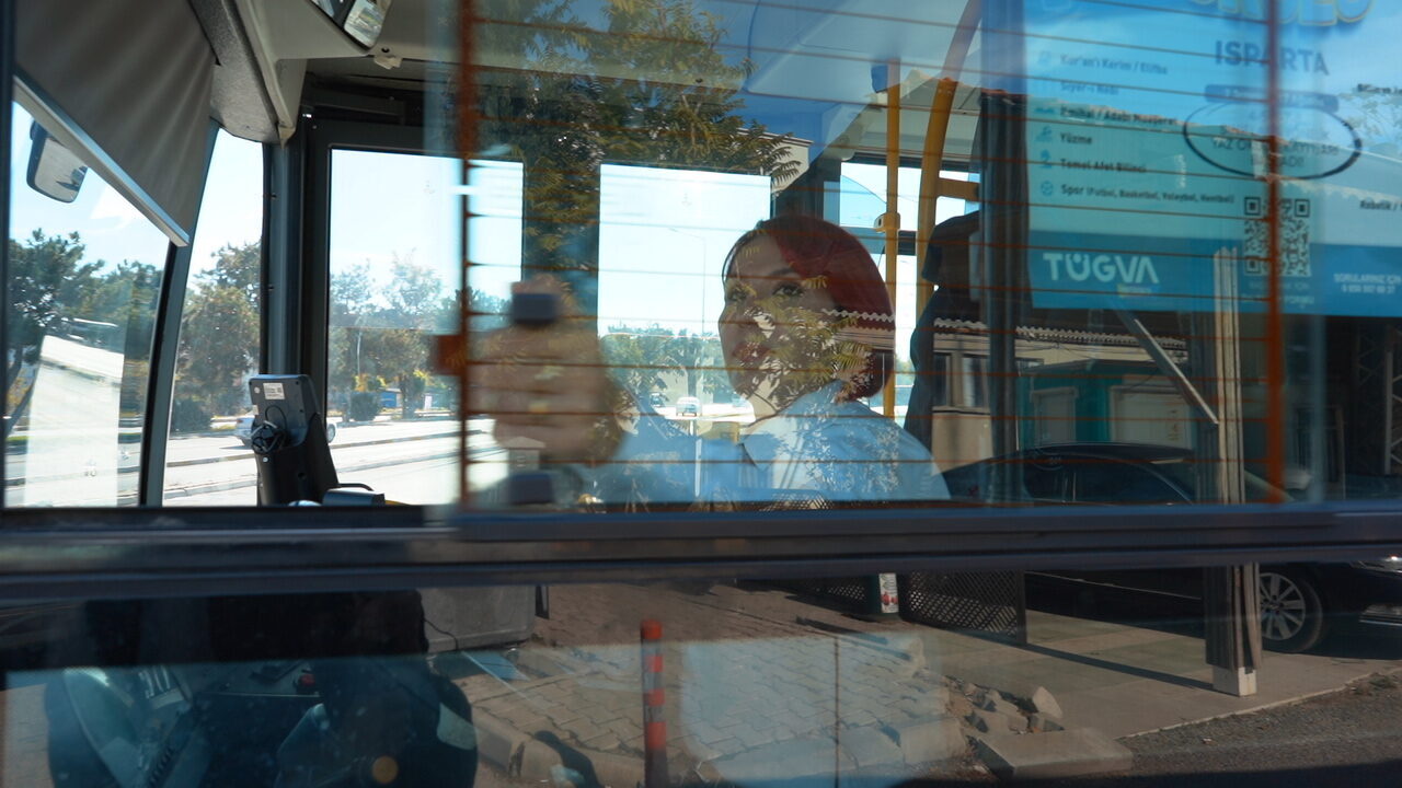  Isparta'da yaşayan 4 çocuk annesi Sevda Gündüz, çocukluk hayalini gerçekleştirerek