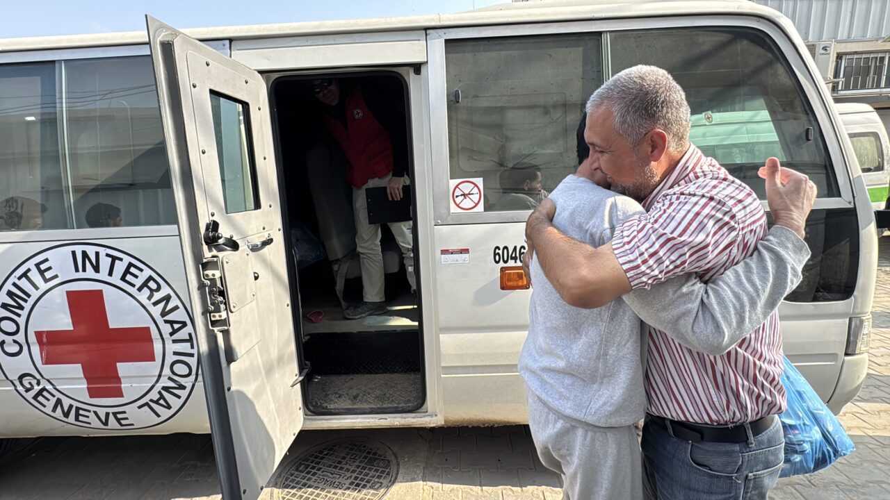 İsrail ordusunun Gazze Şeridi'nden alıkoyduğu 5 Filistinlinin serbest bırakıldığı bildirildi.