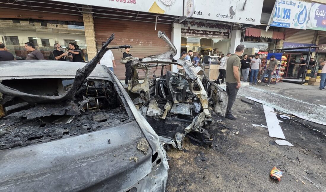 İsrail ordusunun Lübnan'ın güneyindeki Nebatiye vilayetinde bir araca insansız hava