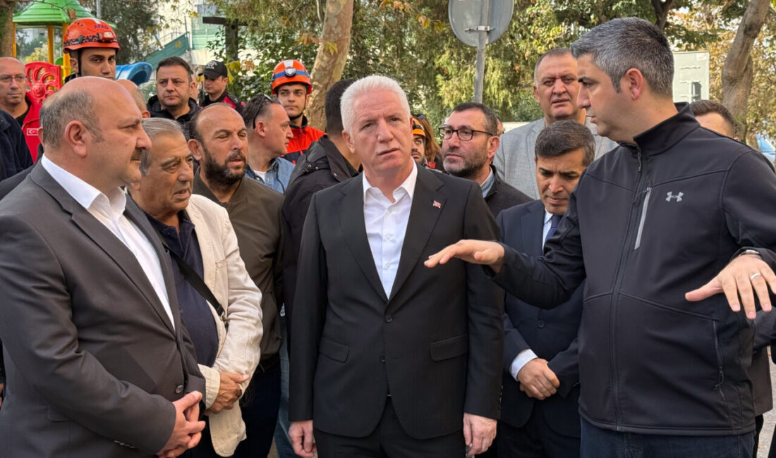  İstanbul Valisi Davut Gül, Kartal'da kolonlarında oluşan çatlaklar nedeniyle dün