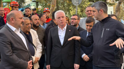  İstanbul Valisi Davut Gül, Kartal'da kolonlarında oluşan çatlaklar nedeniyle dün