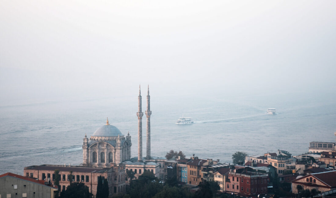 İstanbul'un bazı bölgelerinde sabah saatlerinde etkili olan sis nedeniyle yüksek