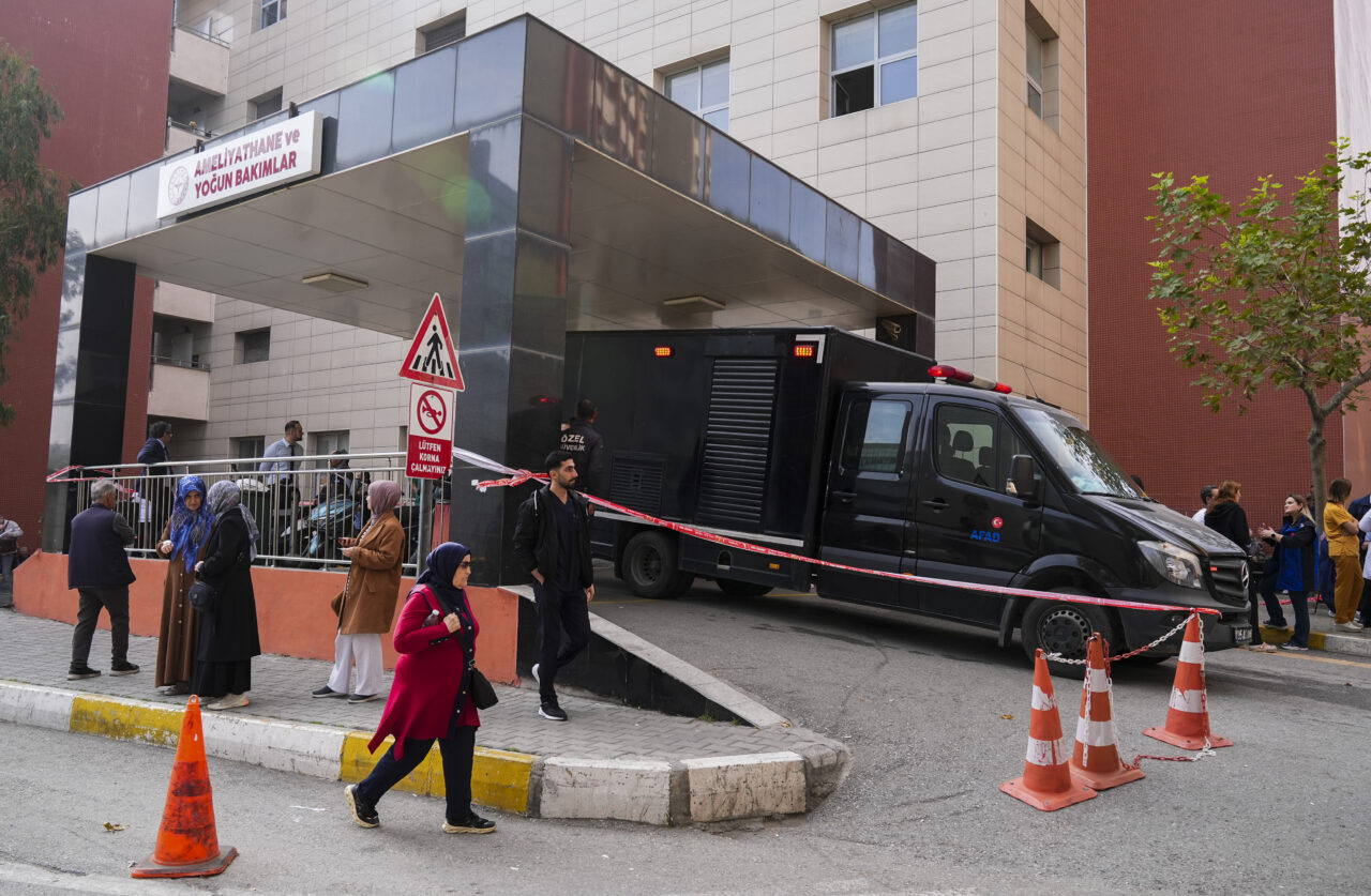 İzmir Katip Çelebi Üniversitesi Atatürk Eğitim ve Araştırma Hastanesinde, gaz
