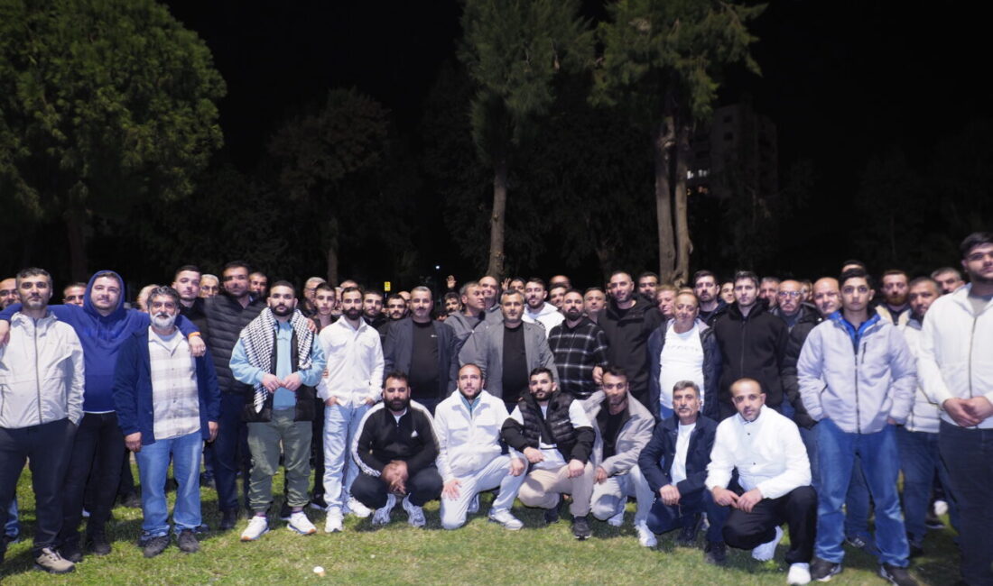  İzmir'in Karşıyaka ilçesinde pazar esnafının, Bostanlı pazar yerinde her cumartesi