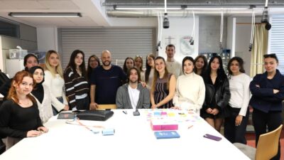 İzmir Ekonomi Üniversitesi (İEÜ) öğrencileri, kentin tarihi bölgelerinde çektikleri fotoğrafları