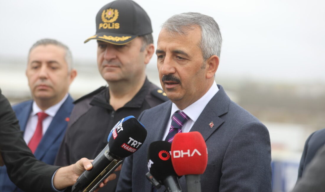  Edirne Valisi Yunus Sezer, ihracat rakamlarıyla doğru orantılı artan tır